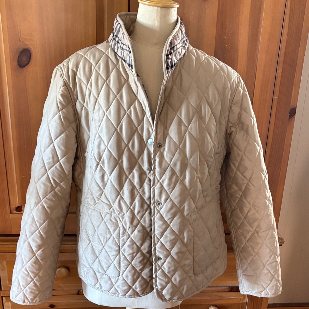 Quilted Reversible Beige Jacket - Size Large.